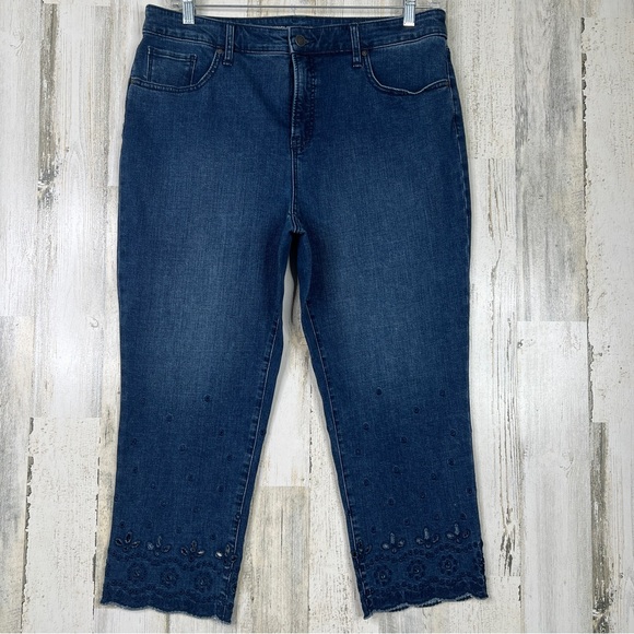 Chico's Denim - Chico's Jeans Women's Slimming‎ Girlfriend Slim Women's Size 14 Blue Denim 2.5